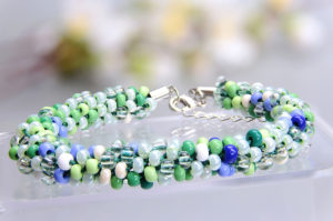 English Countryside Holiday Bracelet Kit Includes Instructions