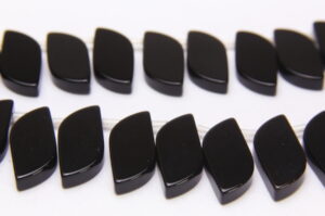 Brazilian Onyx 20+mm Leaves Semi Precious Gemstones