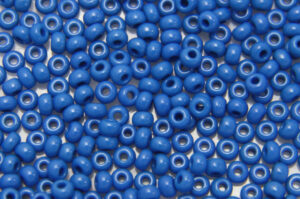 Opaque Blueberry Preciosa 8/0 Seed Beads