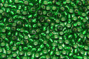 Silver Lined Emerald Preciosa 8/0 Seed Beads