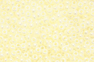 Lustred Opaque Cream Preciosa 8/0 Seed Beads